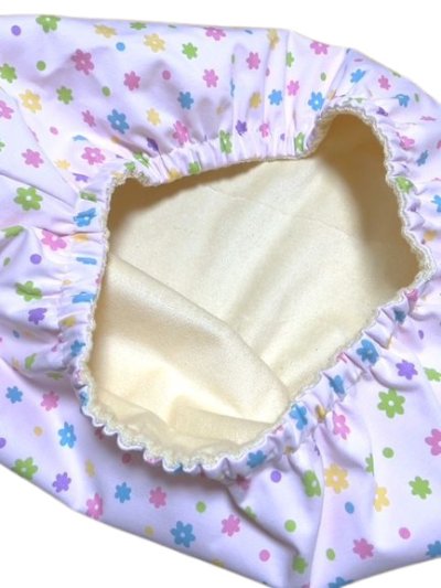 内側はクリーム色のパイル防水