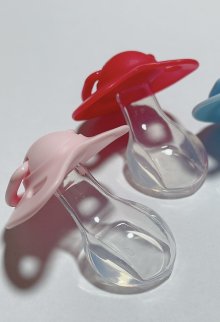 他の写真2: 大人用 おしゃぶりピンク・水色・赤（シリコン）