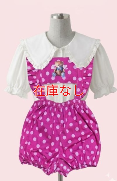 サロペットロンパースと合わせると可愛い♪