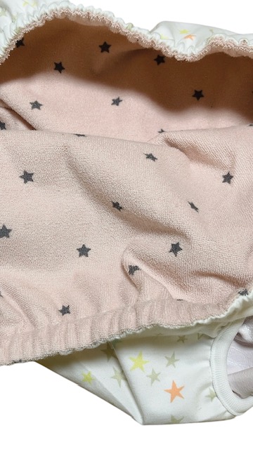 内側はピンクの星柄パイル防水