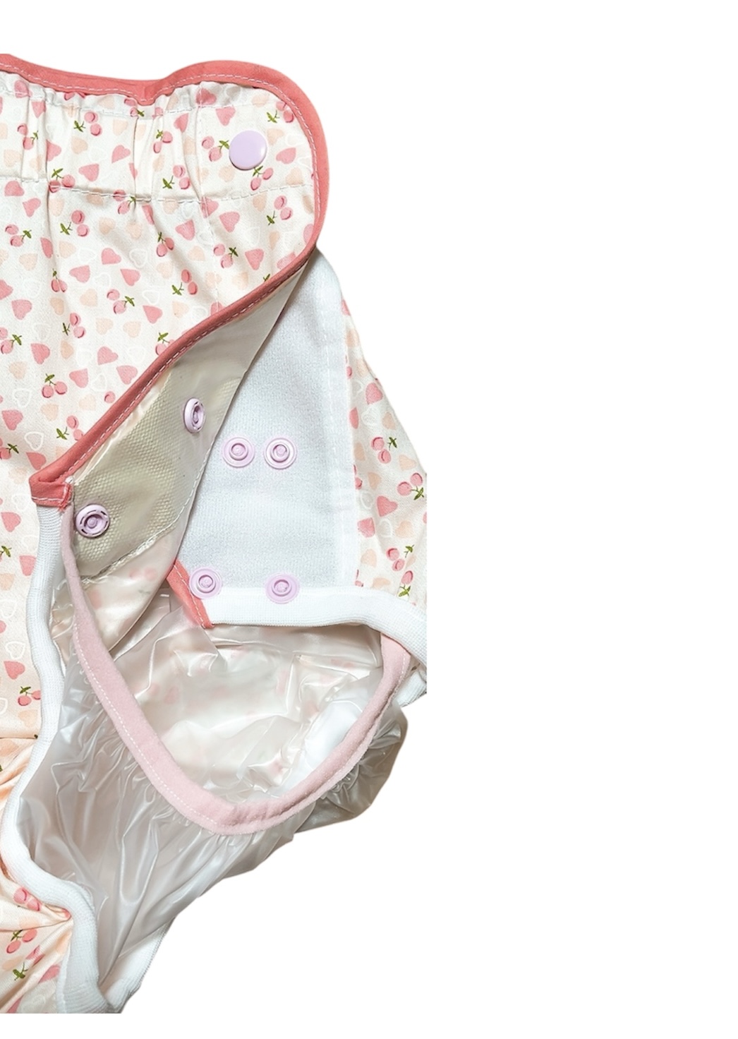 一番下のスナップボタンは2個、下から2番目にも2個ついています